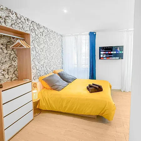 Le Victor Hugo & Son Jardin Montluçon