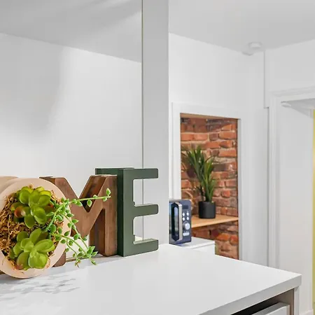 Le Victor Hugo & Son Jardin * Montluçon