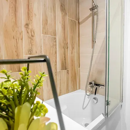 Le Victor Hugo & Son Jardin