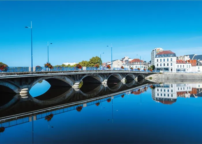 Appartement Le Victor Hugo&son Jardin Montluçon