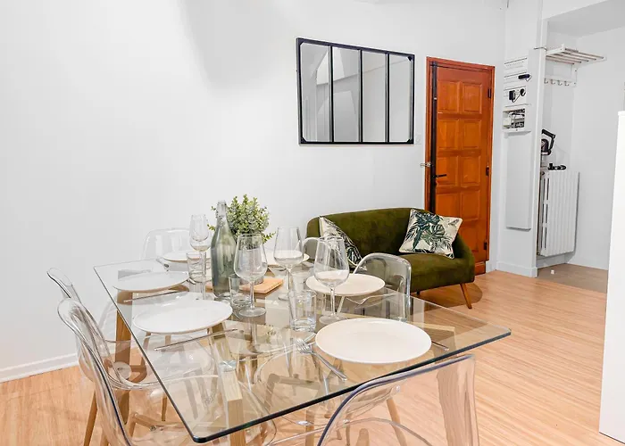 Appartement Le Victor Hugo&son Jardin Montluçon